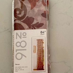 No 918 Devon Crushed Sheer Panel